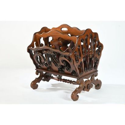 ANCIEN PORTE-REVUES en bois massif finement...
