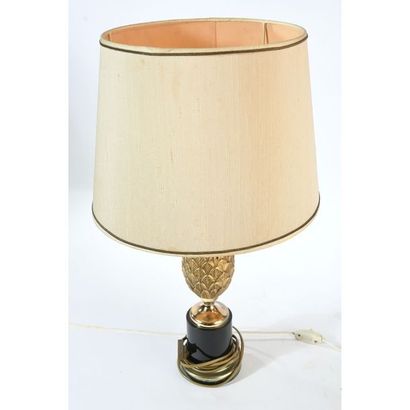 CHARLES ( ?). Lampe Ananas en métal. Circa...