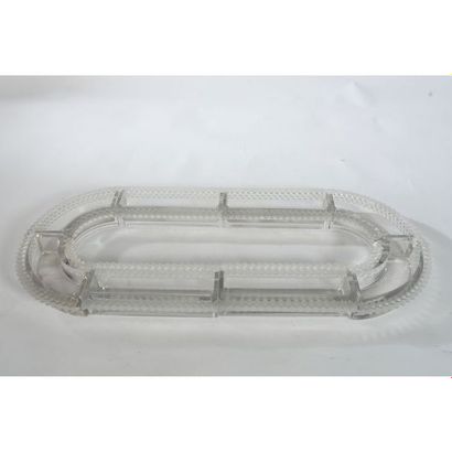 LALIQUE France. Chemin de table en cristal....