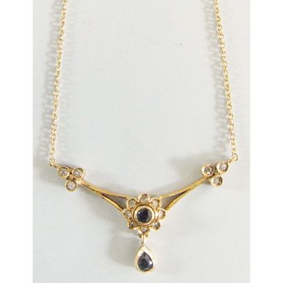 COLLIER en or jaune maille forçat orné d’une...