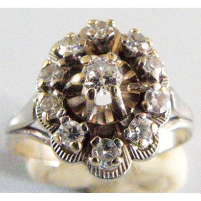 BAGUE en or blanc 750°/°° ornée d’un diamant...