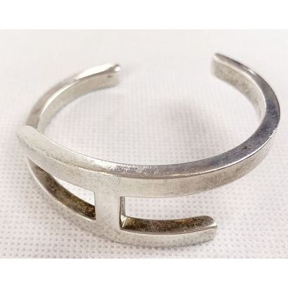 HERMES. Bracelet rigide en argent ouvert...