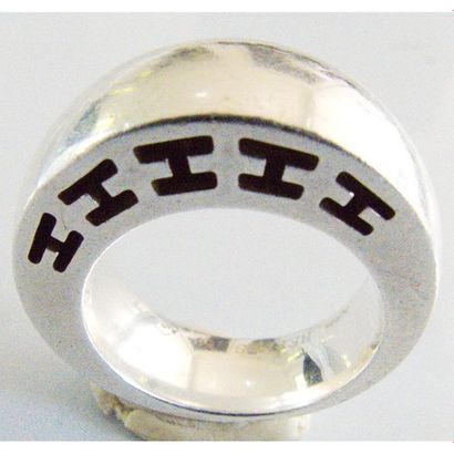 HERMES. Anneau en argent ajouré sur la tranche...