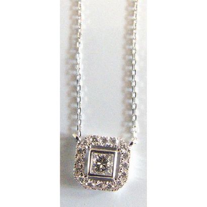 COLLIER en or blanc 750°/°° orné d’un motif...