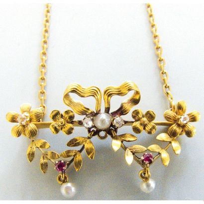 1900. COLLIER en or 750°/°° maillon forçat...