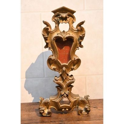 A small RELIQUATIVE ELEMENT in gilded wood...