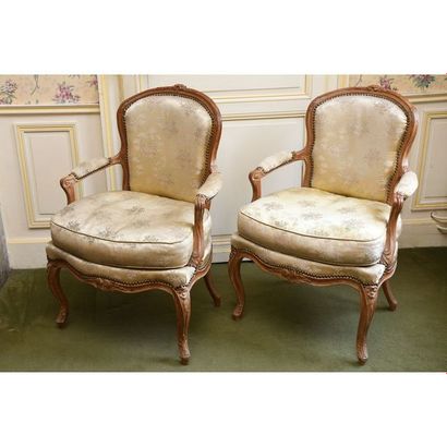 PAIRE DE FAUTEUILS CABRIOLETS LOUIS XV en...