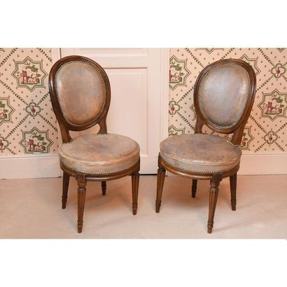 PAIRE DE CHAISES LOUIS XVI en bois naturel...