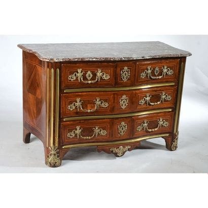 COMMODE LOUIS XIV slightly curved on the...