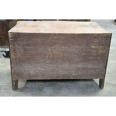 COMMODE LOUIS XIV slightly curved on the...