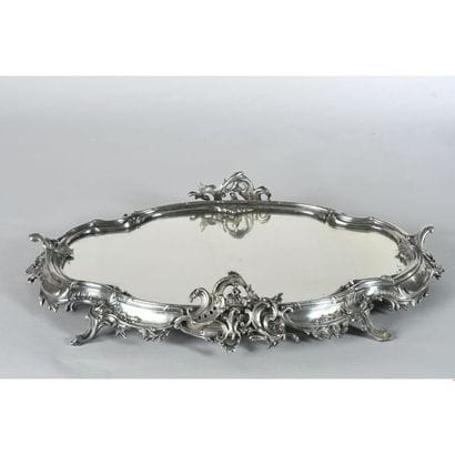 EVERYTHING OF oval TABLE in silvered bronze...