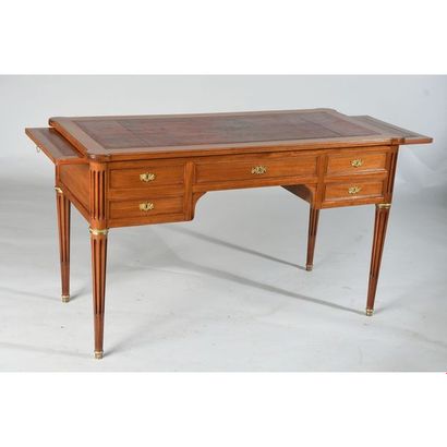 BUREAU LOUIS XVI toutes faces en acajou et...