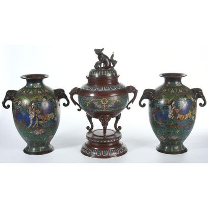 PAIR OF VASES AND BIG BURNER PERFUM in bronze...