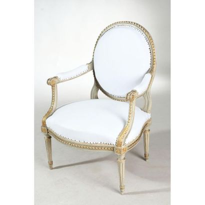 LARGE PAIR OF FALLS LOUIS XVI in wood rechampi...