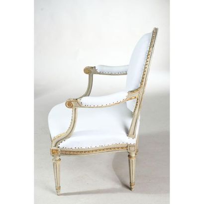 LARGE PAIR OF FALLS LOUIS XVI in wood rechampi...