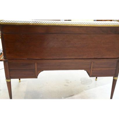 OFFICE CYLINDER LOUIS XVI all sides in mahogany...