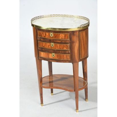 LOUIS XVI LIVING ROOM TABLE in drum form...