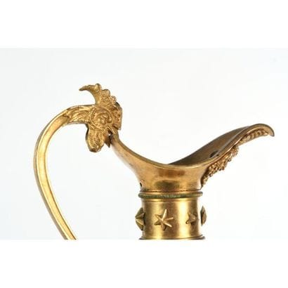 PAIRE D’AIGUIERES EMPIRE en bronze doré à...
