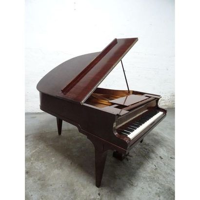 GAVEAU. PIANO à quart de queue 1940 en acajou...