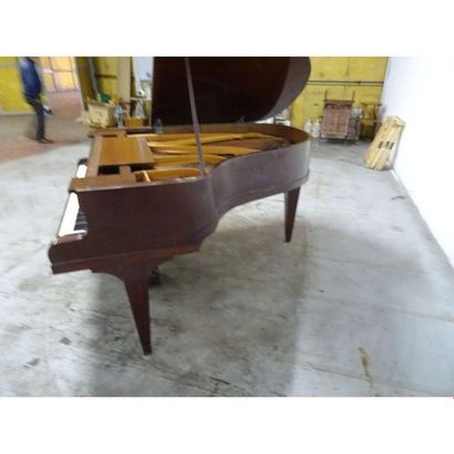 GAVEAU. PIANO à quart de queue 1940 en acajou...