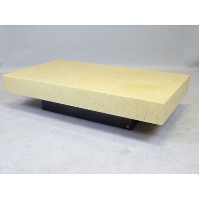 TABLE BASSE des années 70 en bois laqué coquille...