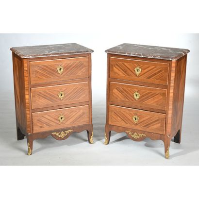 PAIR OF TRANSITION COMMODES in rosewood veneer,...