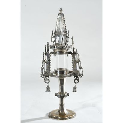 LARGE MONSTRANCE with architectural decor....