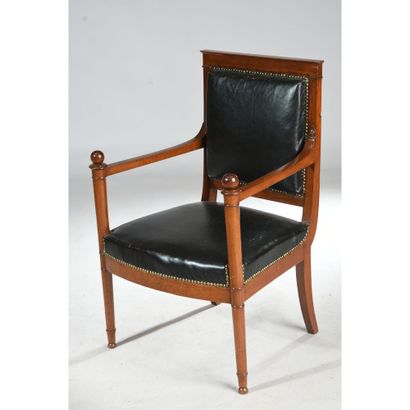 Pair of mahogany and mahogany veneer CONSULATE...