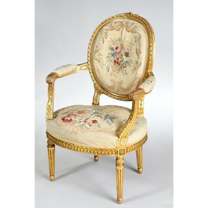 LIVING ROOM SET IN THE TASTE LOUIS XVI in...