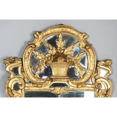 PROVENCAL MIRROR LOUIS XV of eventful shape...