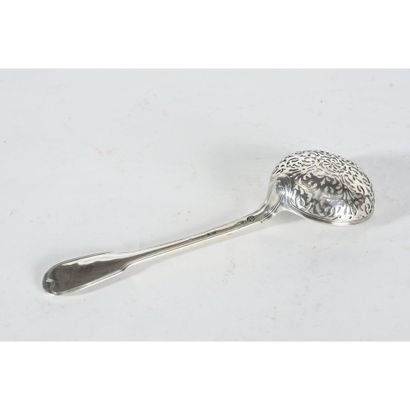 CUILLERE A SAUPOUDRER en argent massif modèle...