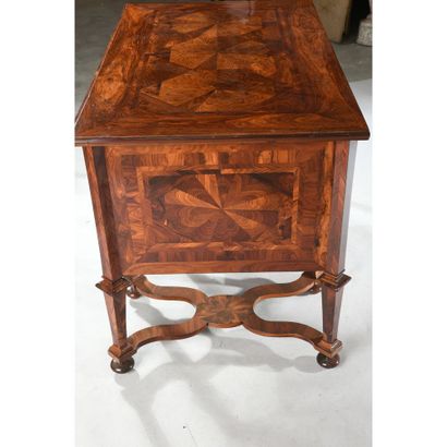 BUREAU MAZARIN LOUIS XIV de forme rectangulaire...