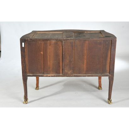 LOUIS XV JUMPING COMMODITY in rosewood veneer...