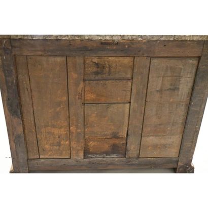 BUFFET BAS LOUIS XIV en chêne à décor de...