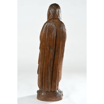 SUJET en chêne représentant la Vierge de...