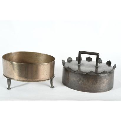 Oval-shaped bronze FAISANDIERE with U-shaped...