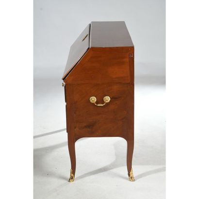 BUREAU DE PENTE LOUIS XV toutes faces en...