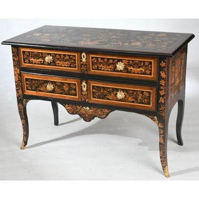 COMMODE RÉGENCE à plateau bois en placage...
