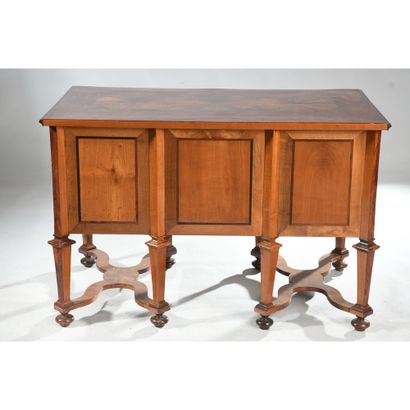 BUREAU MAZARIN LOUIS XIV de forme rectangulaire...