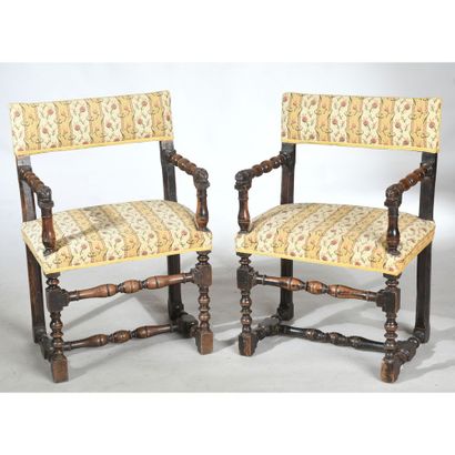 PAIR OF ARMCHAIRS LOUIS XIII. Stylized lion-headed...