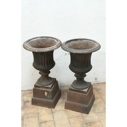 PAIR OF MEDICIS VASES on iron base with gadrooned...