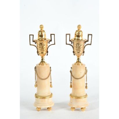 ELEGANT PAIR OF DIRECTORY CASSOLETTES in...