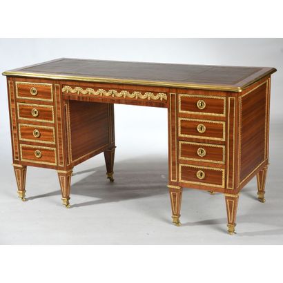 RARE OFFICE WITH LOUIS XVI all faces. It...