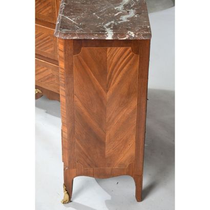 PAIR OF TRANSITION COMMODES in rosewood veneer,...