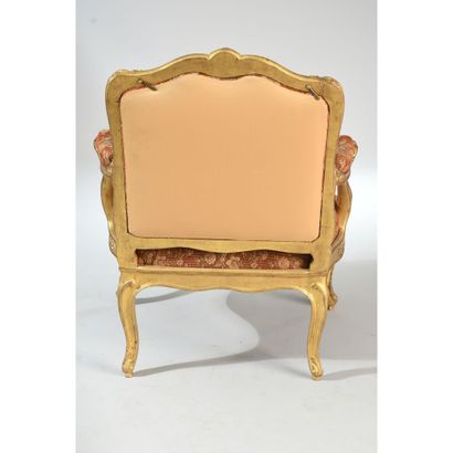 PAIRE DE FAUTEUILS A CHASSIS LOUIS XV en...