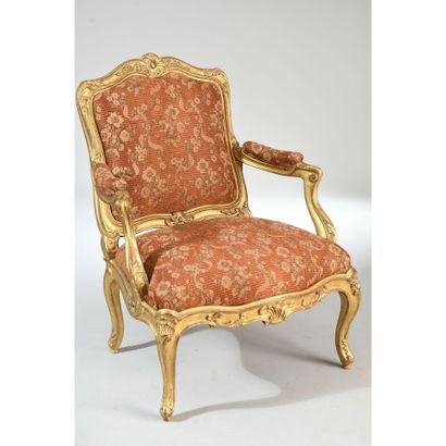 PAIRE DE FAUTEUILS A CHASSIS LOUIS XV en...