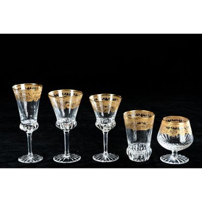 SPECTACULAR DRINK SERVICE probably BACCARAT...