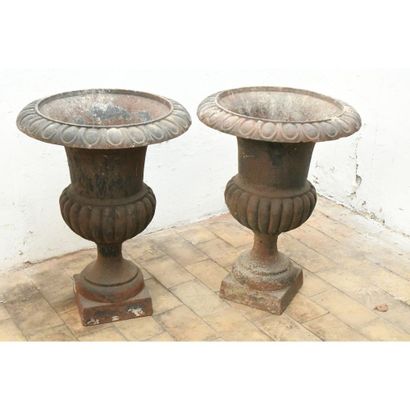 LARGE PAIR OF MEDICIS VASES in cast iron...