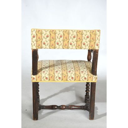 PAIR OF ARMCHAIRS LOUIS XIII. Stylized lion-headed...