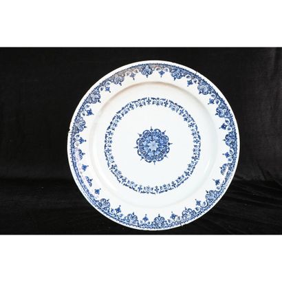 LILLE or ROUEN. LARGE OIL Dish in earthenware...